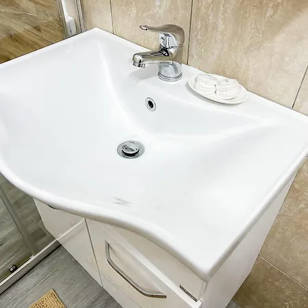Adriatic Charm Haven E73 Golem